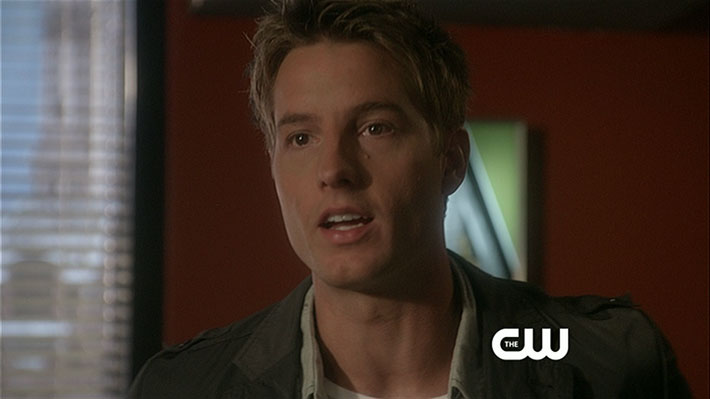 Smallville Season 10 Shield Keri Lynn Pratt Justin Hartley