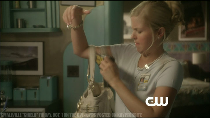 Smallville Season 10 Shield Keri Lynn Pratt Justin Hartley