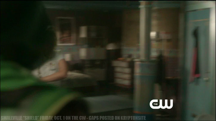 Smallville Season 10 Shield Keri Lynn Pratt Justin Hartley