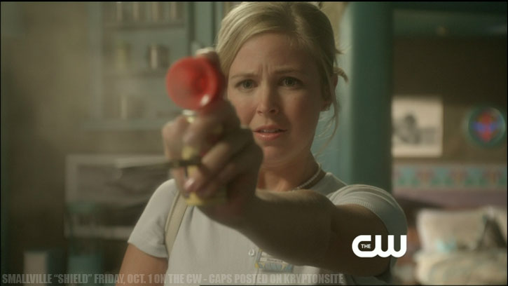 Smallville Season 10 Shield Keri Lynn Pratt Justin Hartley