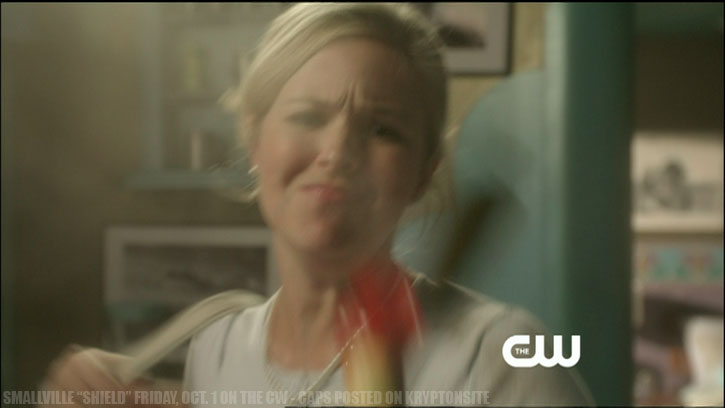 Smallville Season 10 Shield Keri Lynn Pratt Justin Hartley