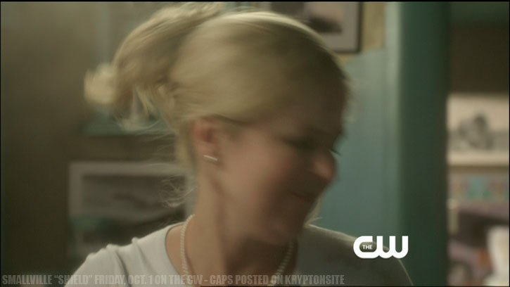 Smallville Season 10 Shield Keri Lynn Pratt Justin Hartley