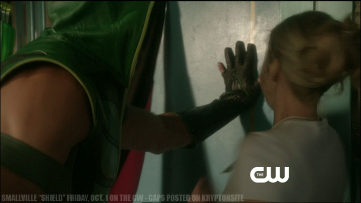 Smallville Season 10 Shield Keri Lynn Pratt Justin Hartley