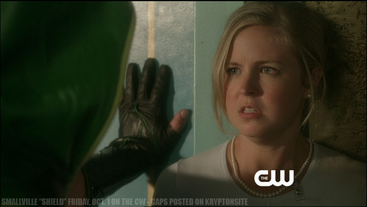 Smallville Season 10 Shield Keri Lynn Pratt Justin Hartley