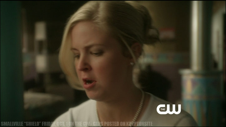 Smallville Season 10 Shield Keri Lynn Pratt Justin Hartley