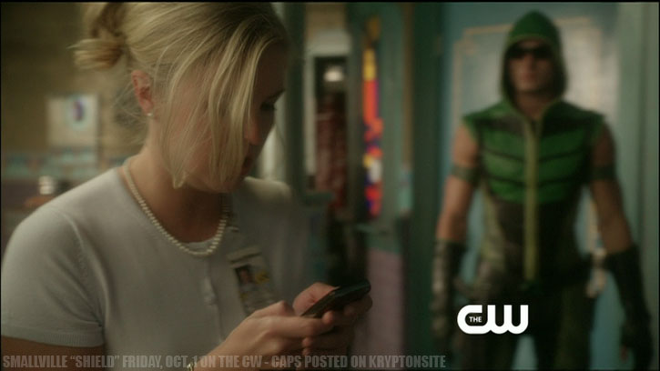 Smallville Season 10 Shield Keri Lynn Pratt Justin Hartley