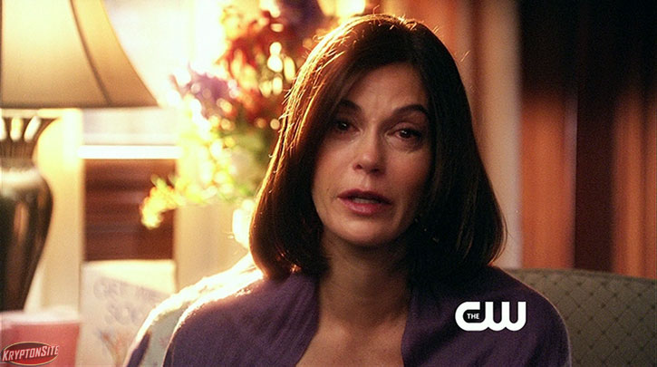 Smallville Abandoned Granny Goodness Teri Hatcher