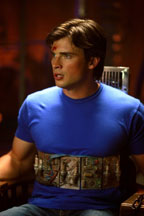 smallville committed clark tom welling chair